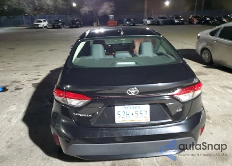 2021 Toyota Corolla Le z USA, uszkodzony, nr VIN 5YFEPMAE5MP255953